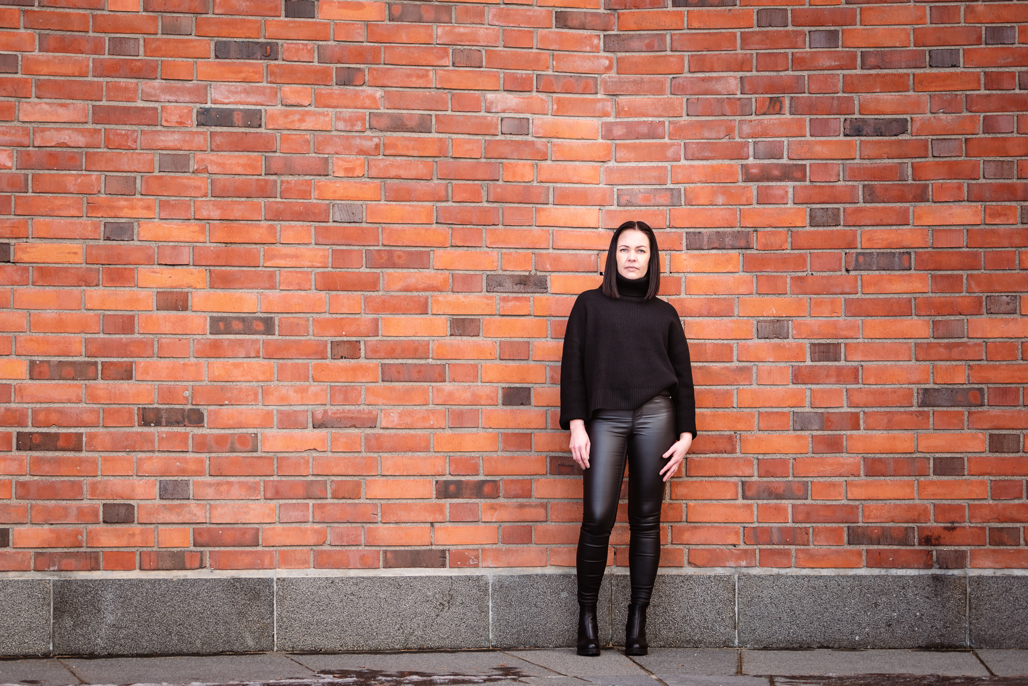 Anna Pakarinen kirjoitti väitöskirjan Cheekin lyriikoista